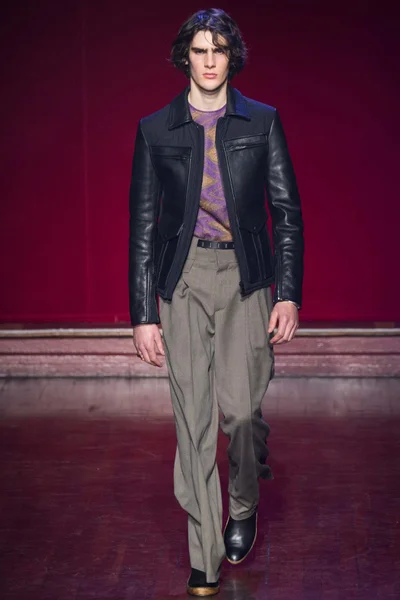 Look 2